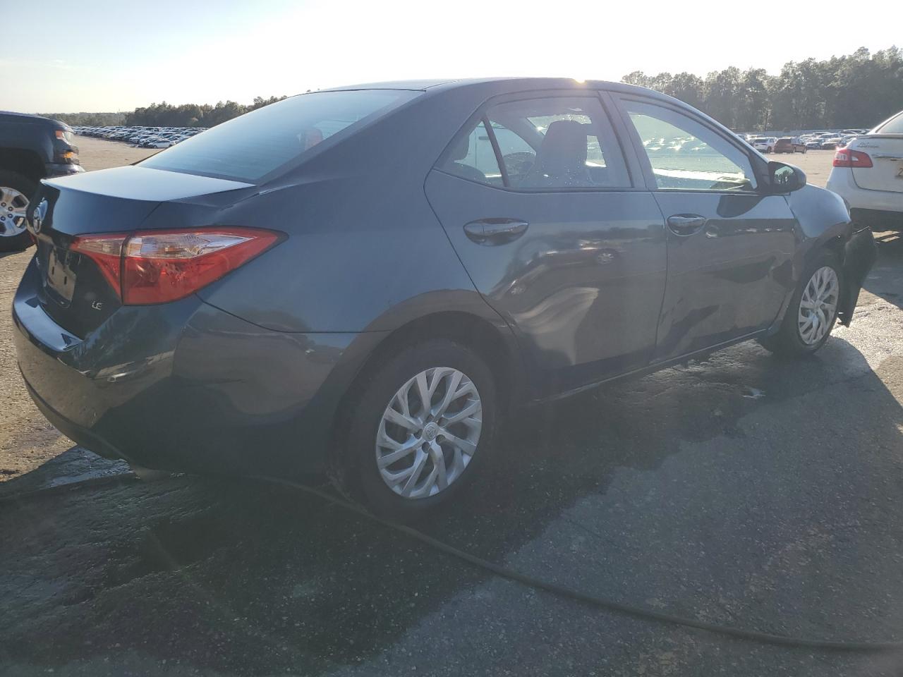 2018 Toyota Corolla VIN 5YFBURHEXJP742723 Copart auction photo, front end / side damage thumbnail 3