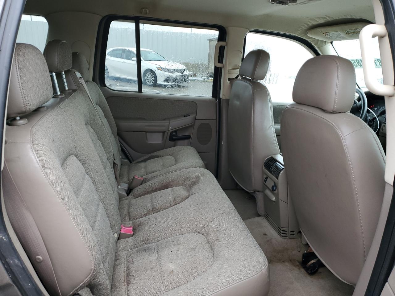 2004 Ford Explorer VIN 1FMZU72K34UB24910 Copart auction photo, front end damage thumbnail 11