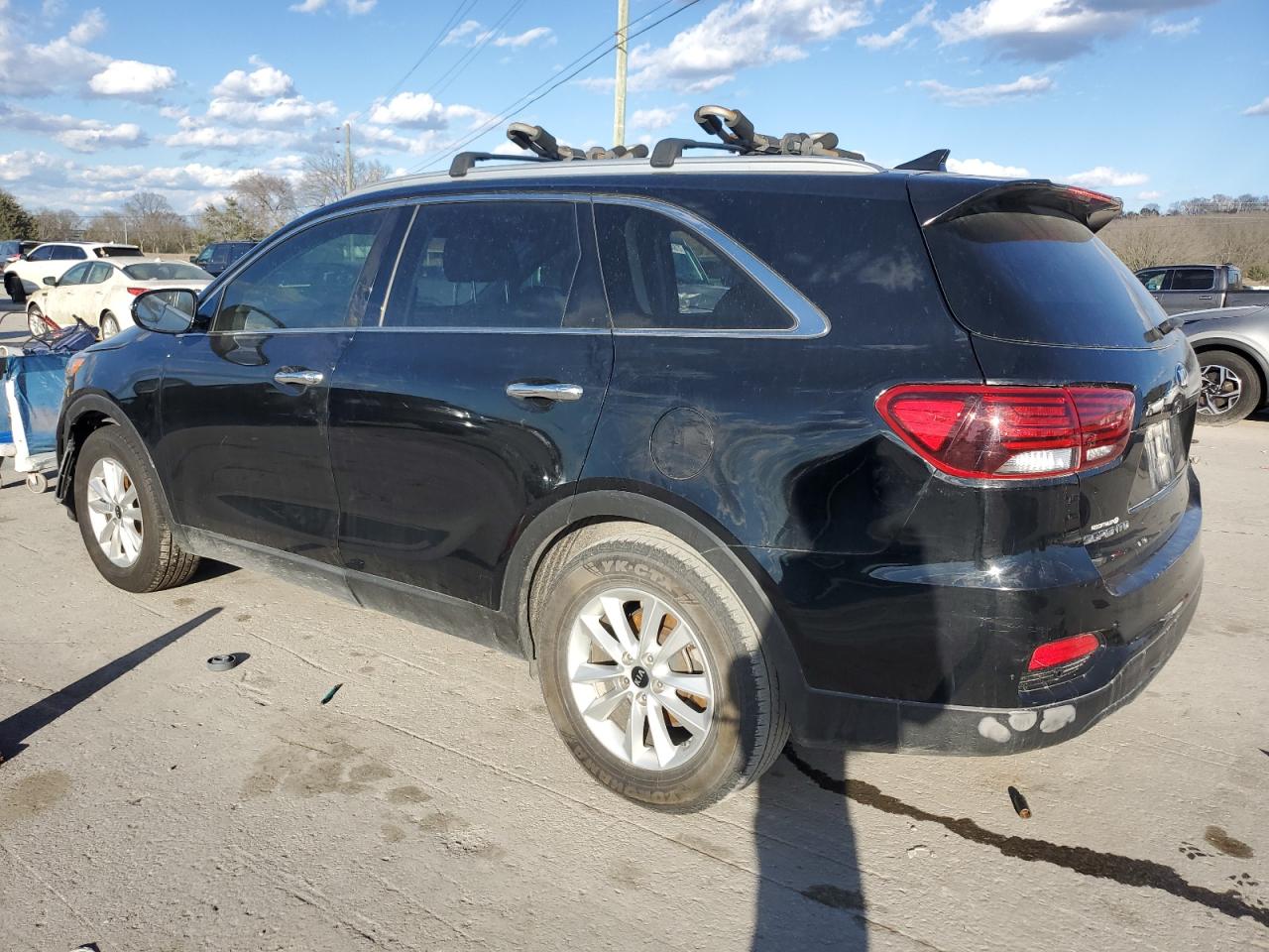 2019 KIA Sorento VIN 5XYPG4A59KG445362 Copart auction photo, front end / side damage thumbnail 2
