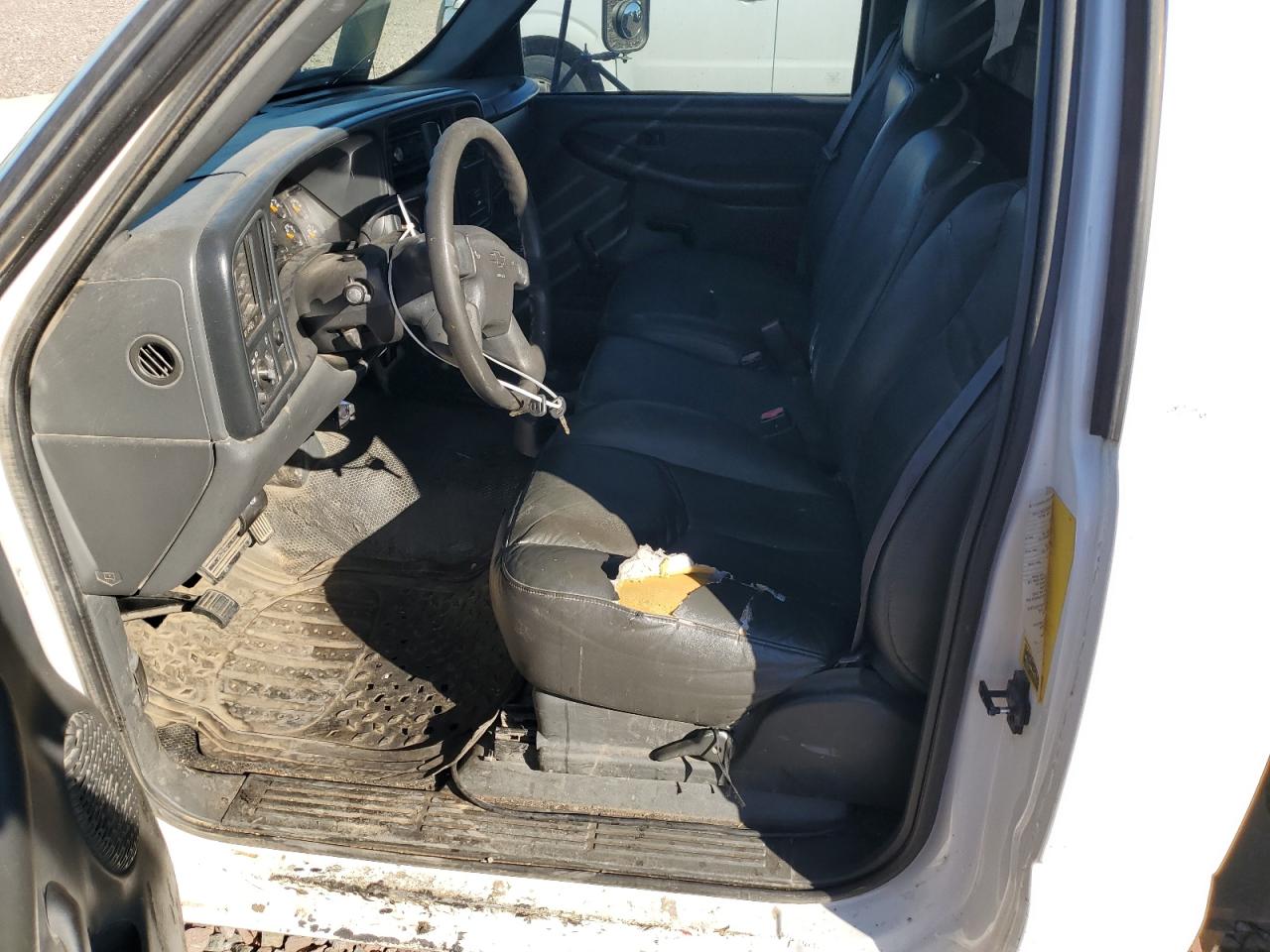2003 Chevrolet Silverado VIN 1GBJC34U63E201813 Copart auction photo, front end / all over damage thumbnail 7