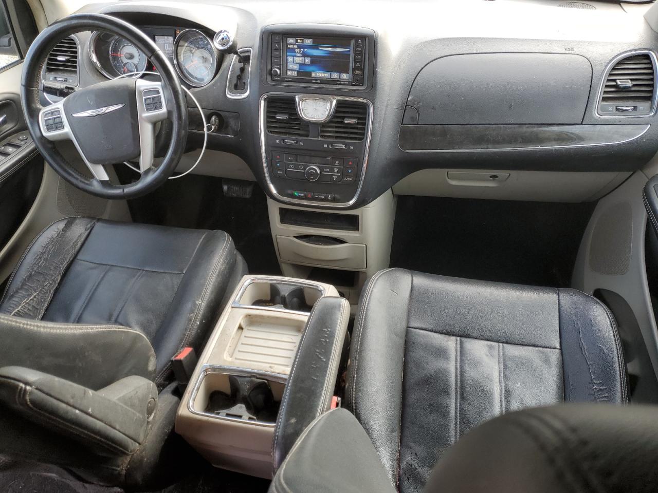 2014 Chrysler Town & Country VIN 2C4RC1BG5ER442784 Copart auction photo, front end / minor dent/scratches damage thumbnail 8