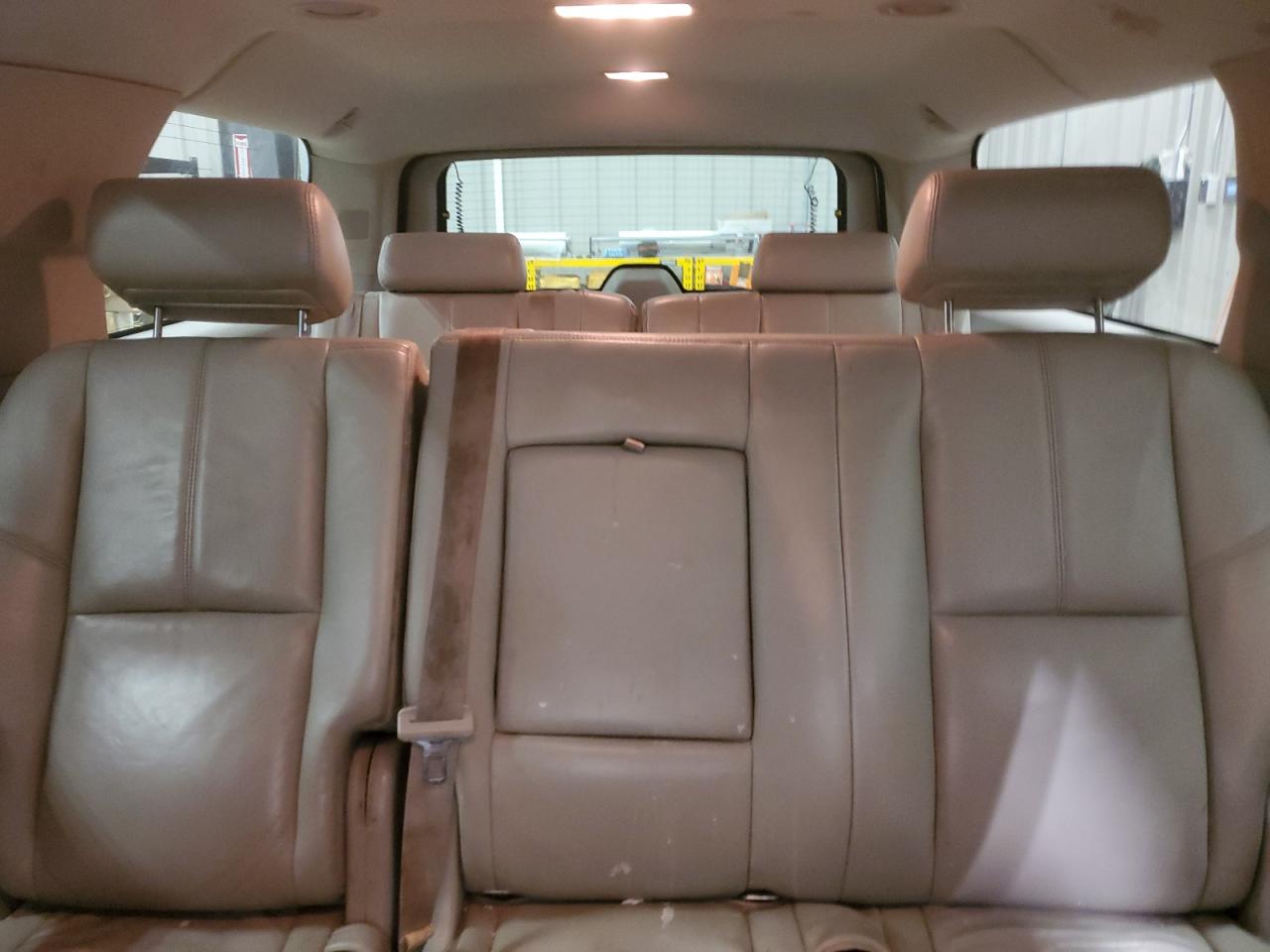 2010 Chevrolet Suburban VIN 1GNUKJE37AR226593 Copart auction photo, hail damage thumbnail 10