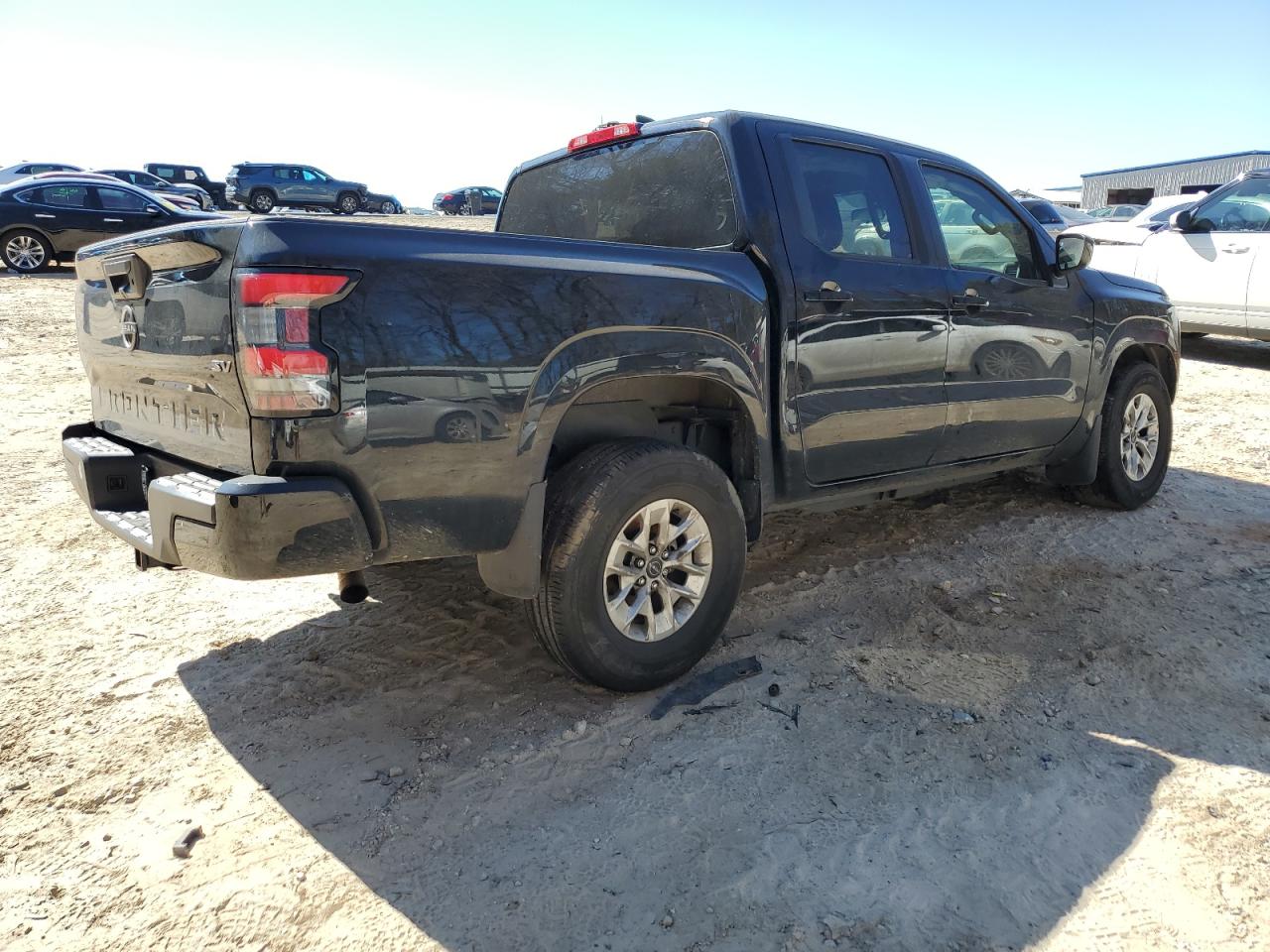 2024 Nissan Navara (Frontier) VIN 1N6ED1EJ7RN619225 Copart auction photo, front end / undercarriage damage thumbnail 3