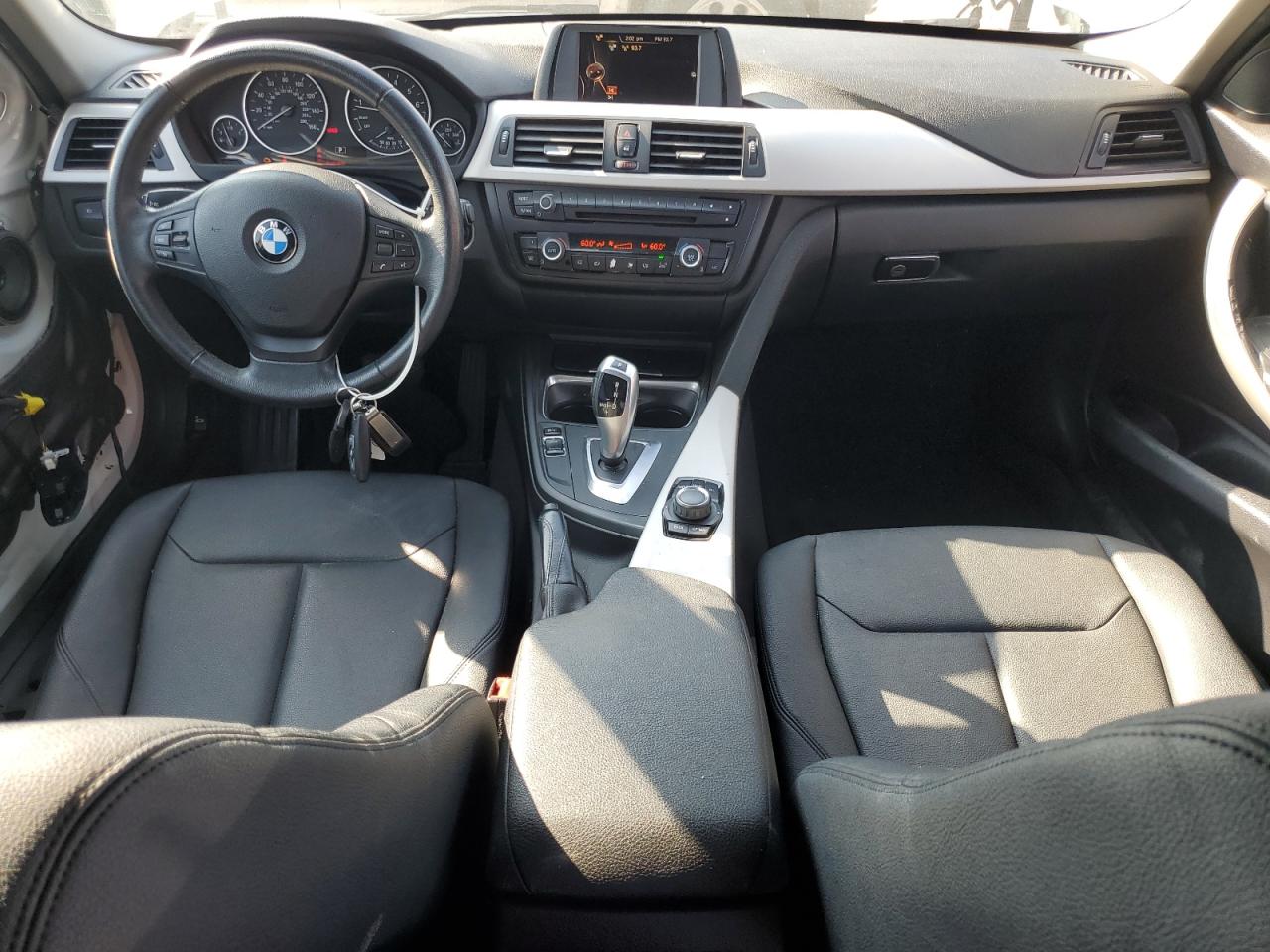 2015 BMW 3er VIN WBA3B1G50FNT03657 Copart auction photo, front end / side damage thumbnail 8