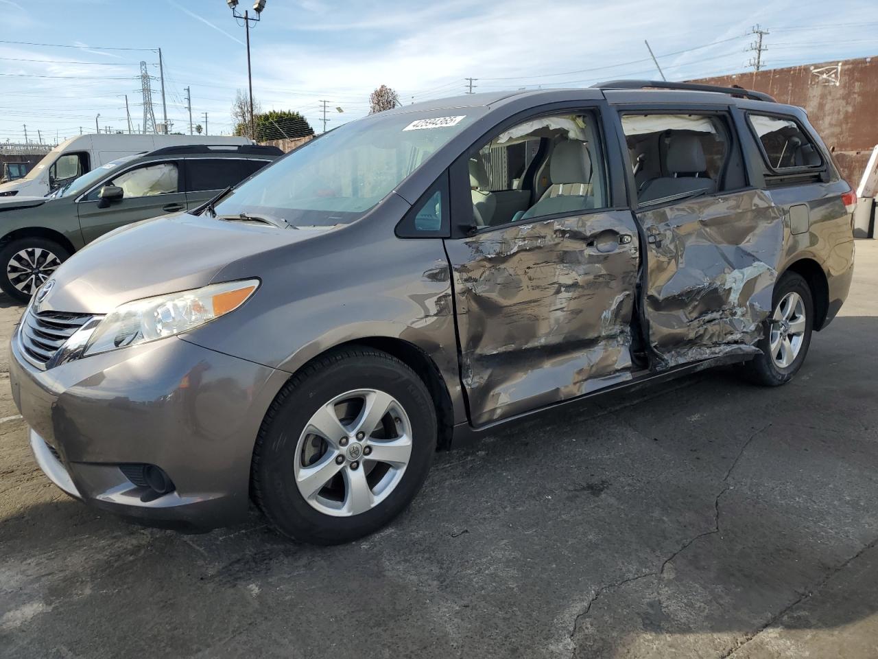 2014 Toyota Sienna VIN 5TDKK3DC2ES457616