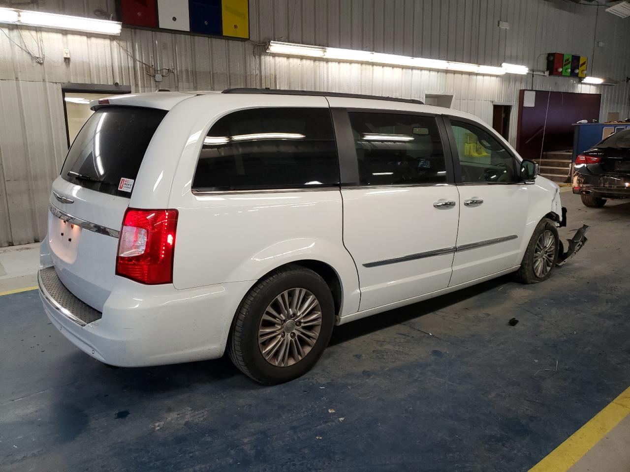 2015 Chrysler Town & Country VIN 2C4RC1CG3FR743375 Copart auction photo, front end / side damage thumbnail 3