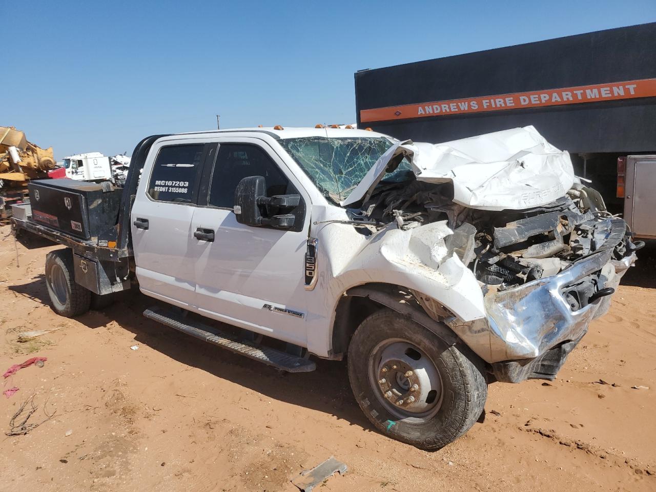 2017 Ford F350 VIN 1FD8W3HT9HEE86755 Copart auction photo, front end damage thumbnail 4