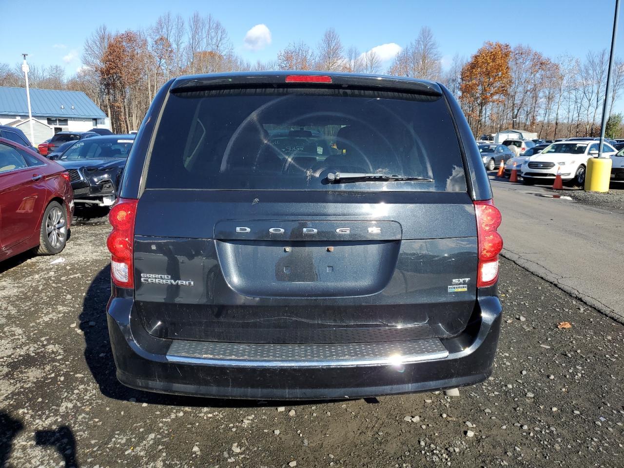 2015 Dodge Caravan VIN 2C4RDGCG3FR712658 Copart auction photo, minor dent/scratches / mechanical damage thumbnail 6