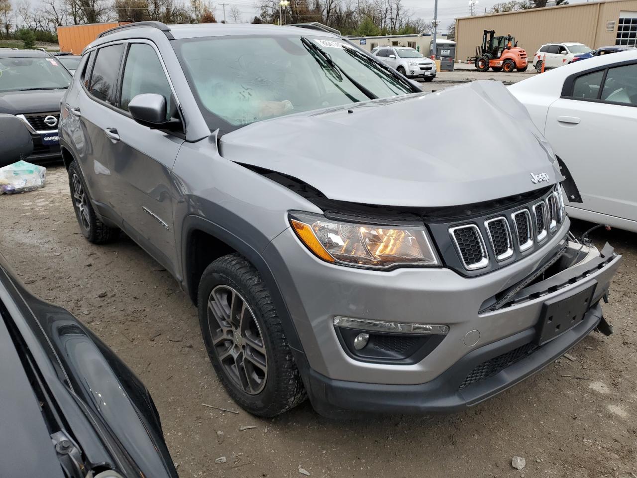 2017 Jeep Compass VIN 3C4NJDBB5HT597363 Copart auction photo, front end damage thumbnail 4