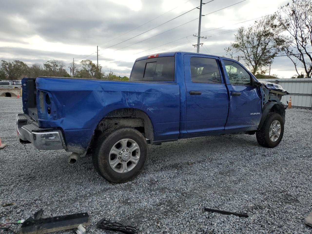 2019 RAM 2500 VIN 3C6UR5CL3KG576830 Copart auction photo, all over damage thumbnail 3