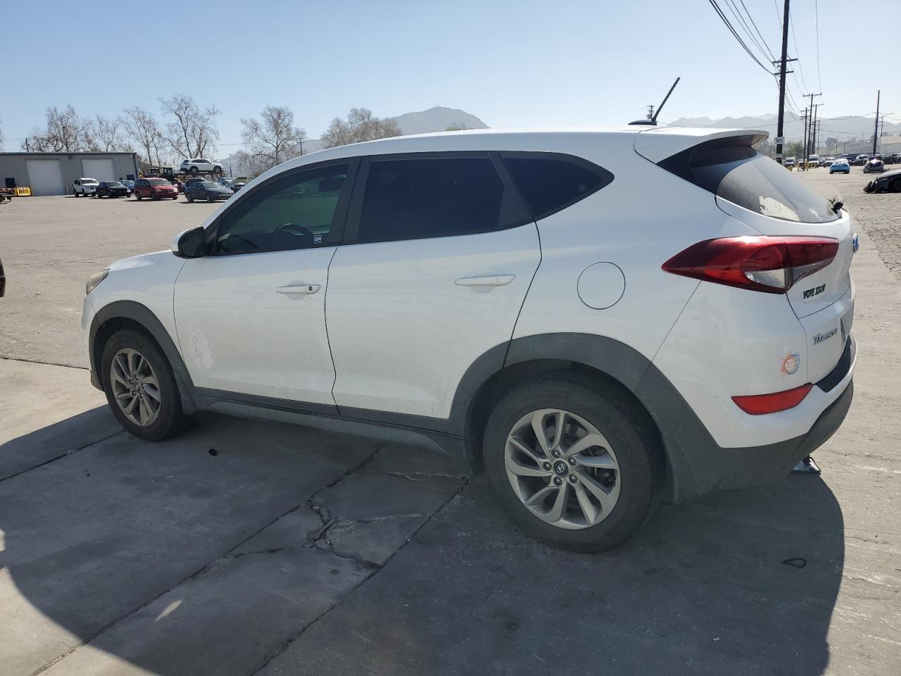 2016 Hyundai Tucson VIN KM8J23A45GU166949 Copart auction photo, minor dent/scratches damage thumbnail 2