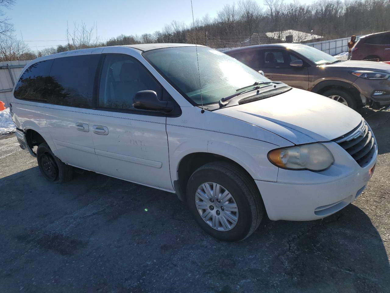 2005 Chrysler Town & Country VIN 2C4GP44R95R454643 Copart auction photo, rear end damage thumbnail 4