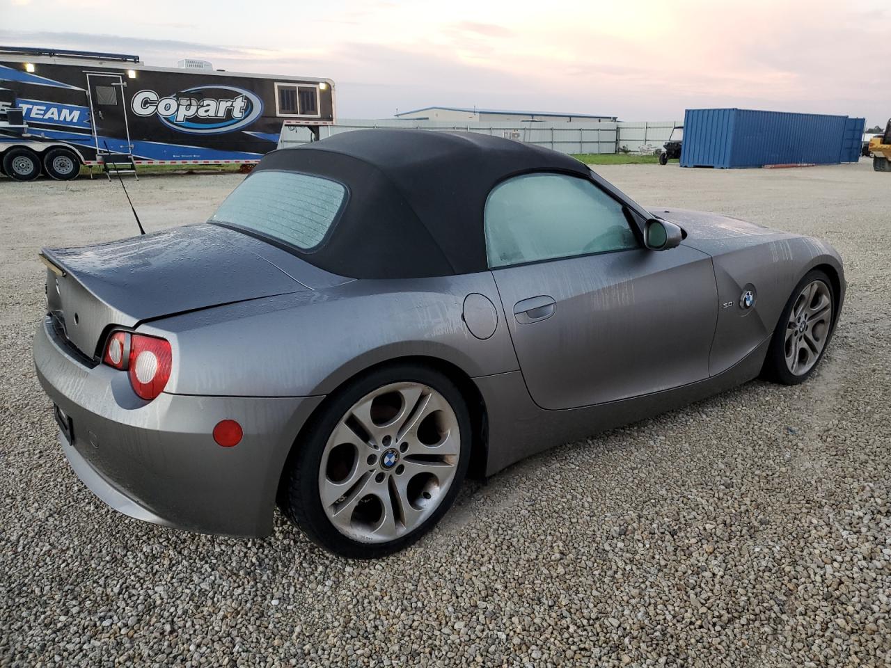 2005 BMW Z4 VIN 4USBT53565LT27765 Copart auction photo, water/flood damage thumbnail 3
