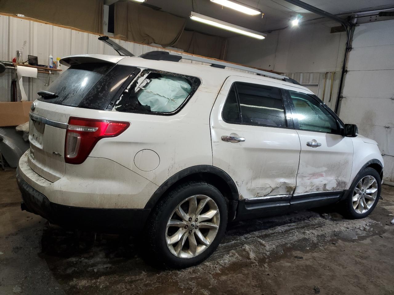 2015 Ford Explorer VIN 1FM5K8D8XFGB21208 Copart auction photo, side / front end damage thumbnail 3