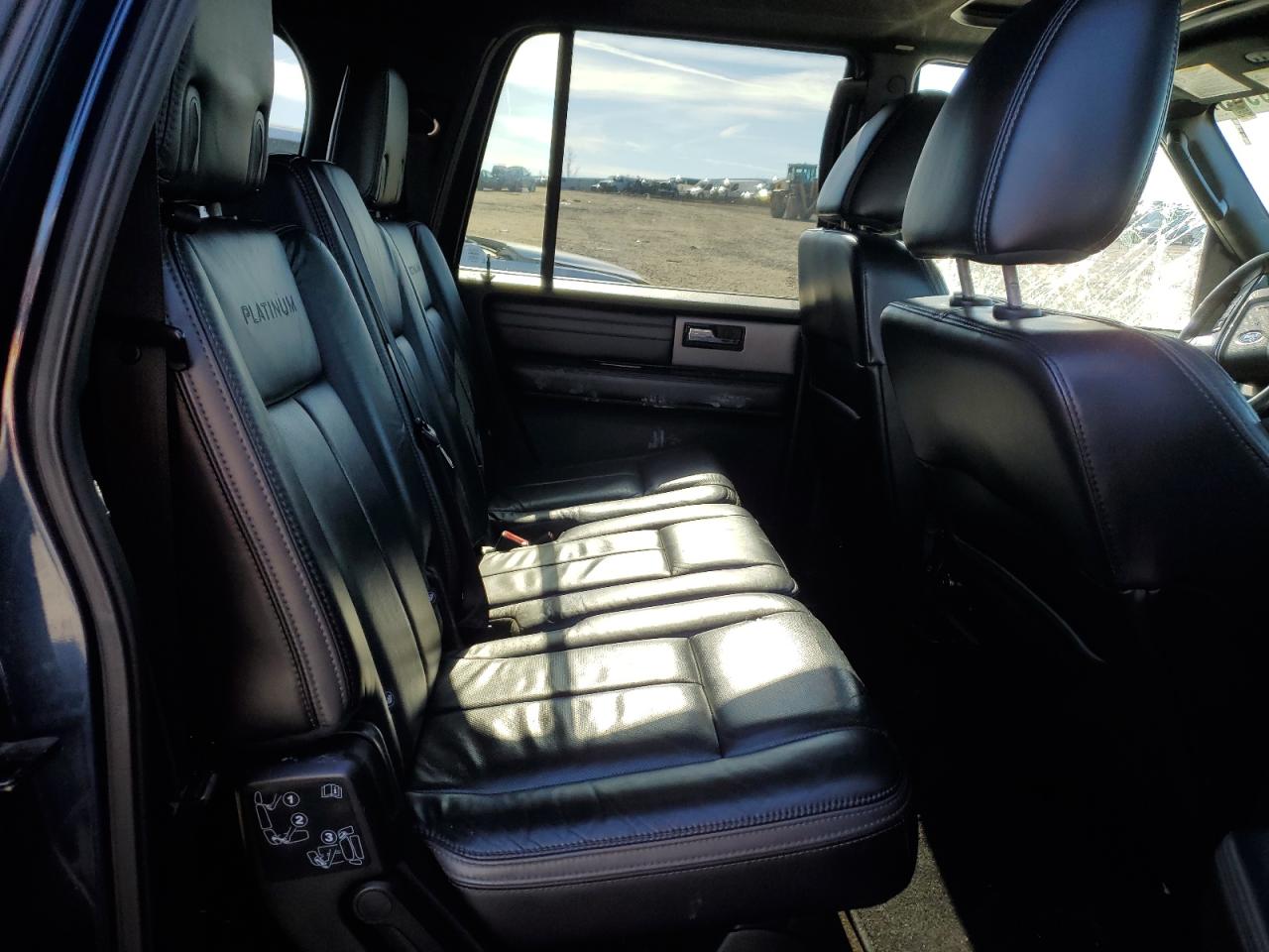 2016 Ford Expedition VIN 1FMJK1MT4GEF07212 Copart auction photo, side / minor dent/scratches damage thumbnail 11