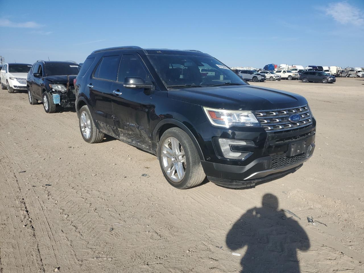 2017 Ford Explorer VIN 1FM5K7F88HGE42772 Copart auction photo, side / minor dent/scratches damage thumbnail 4