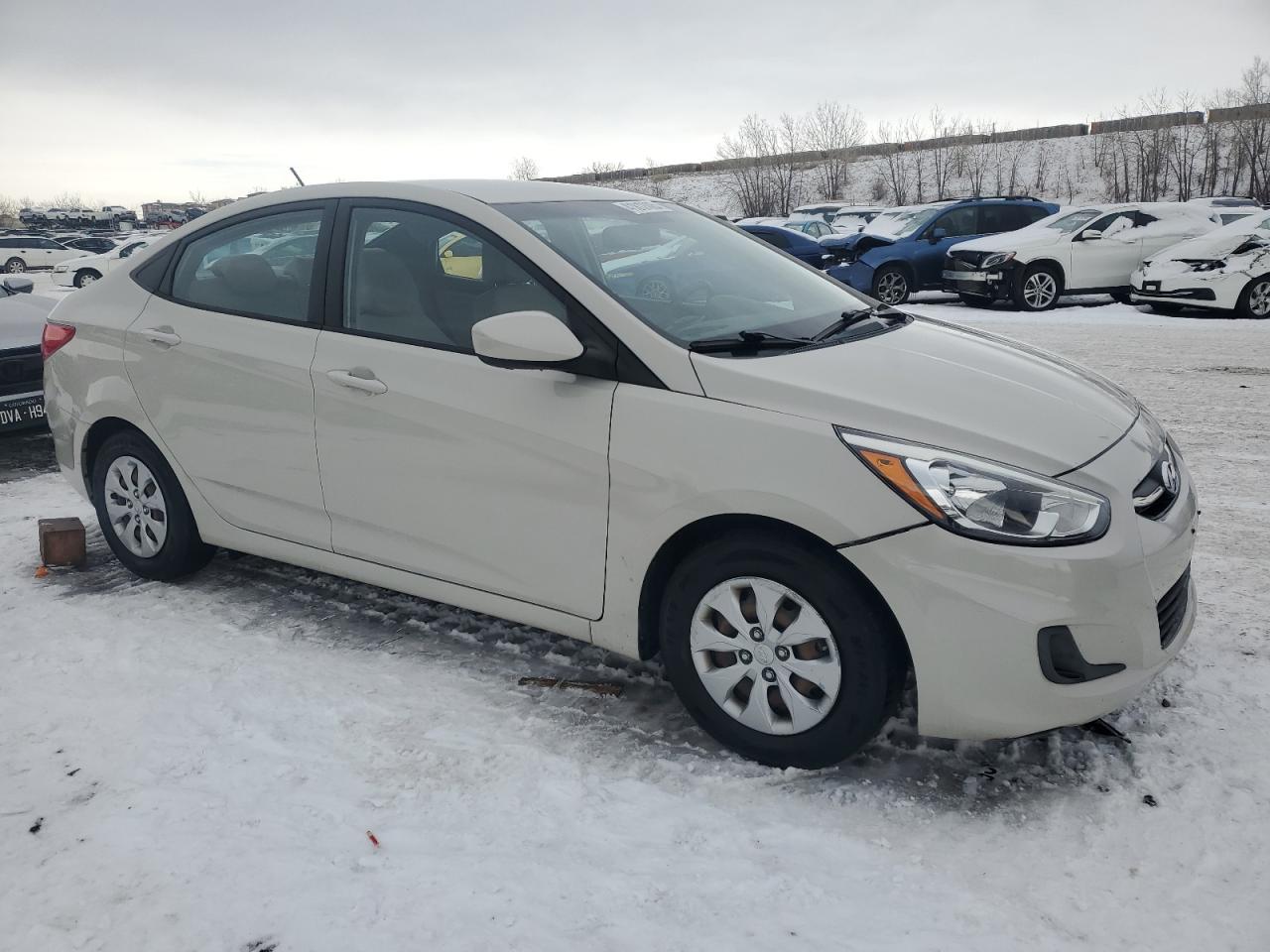 2015 Hyundai Accent VIN KMHCT4AE0FU827211 Copart auction photo, side / front end damage thumbnail 4