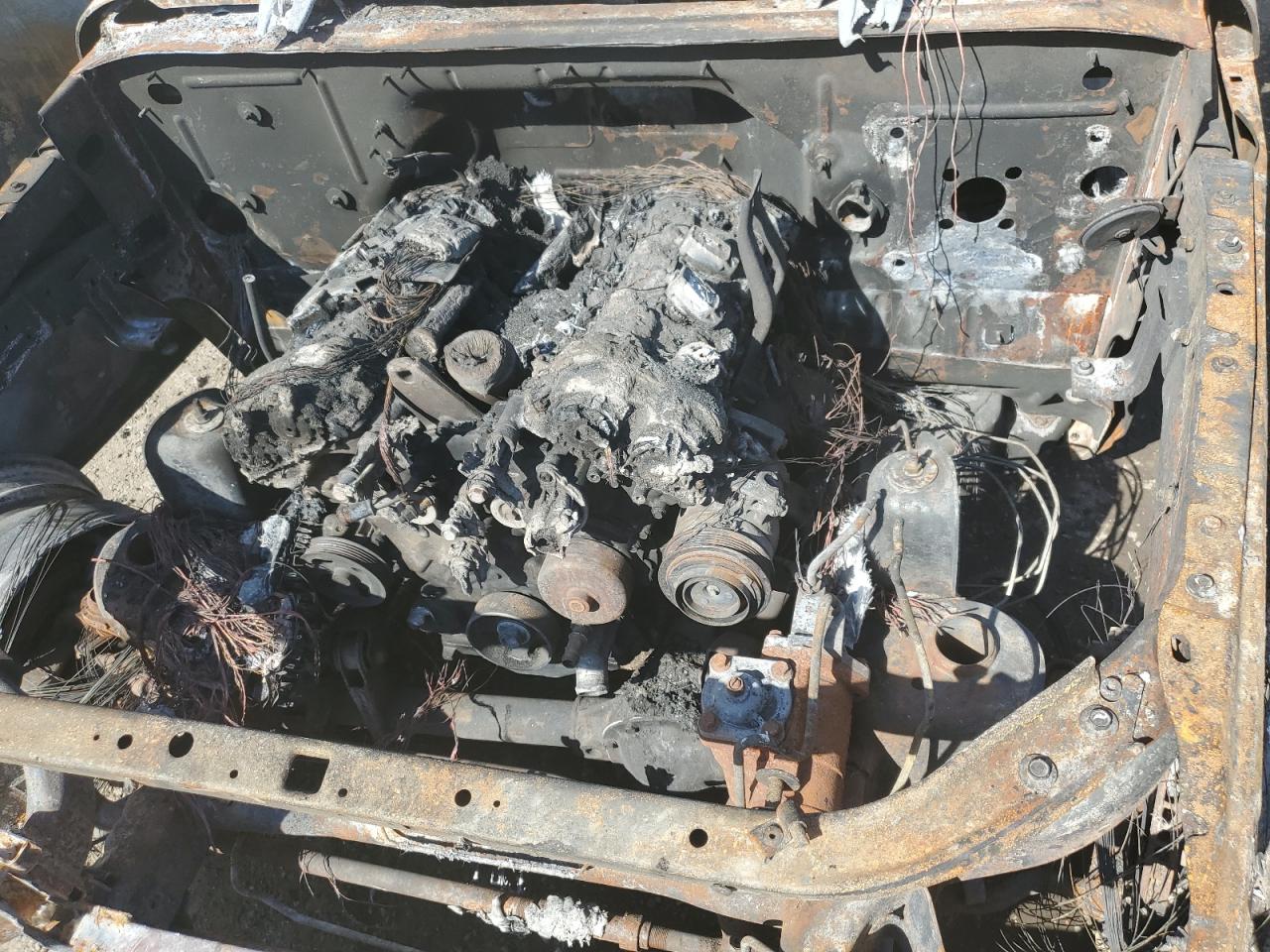 2017 Jeep Wrangler VIN 1C4BJWDG0HL554097 Copart auction photo, burn damage thumbnail 12