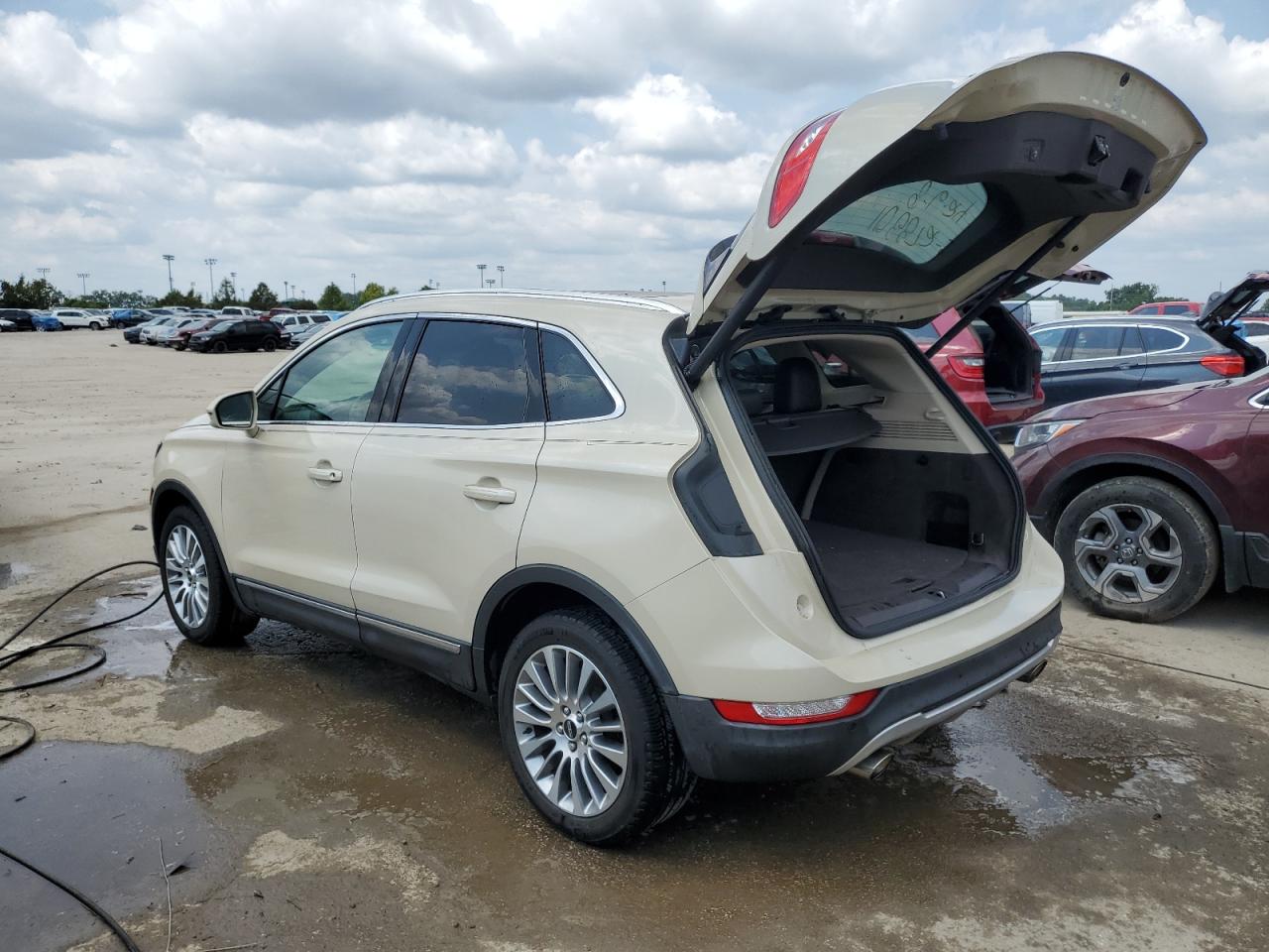 2018 Lincoln MKC VIN 5LMCJ3D91JUL14053 Copart auction photo, vandalism damage thumbnail 2