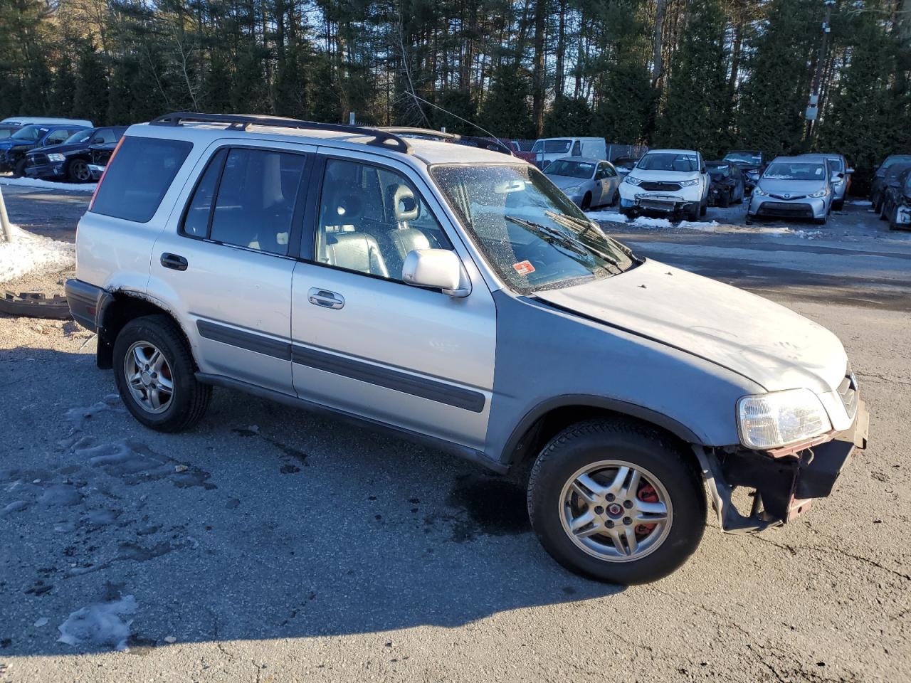 2000 Honda CR-V VIN JHLRD1762YC012983 Copart auction photo, front end / side damage thumbnail 4