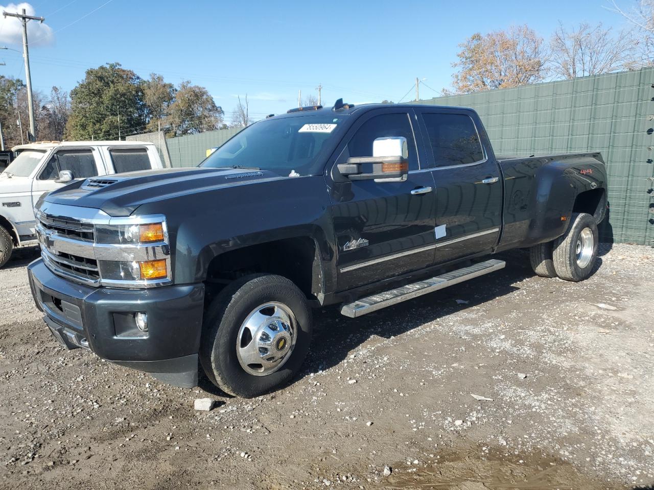 2019 Chevrolet Silverado VIN 1GC4KYEY3KF257534