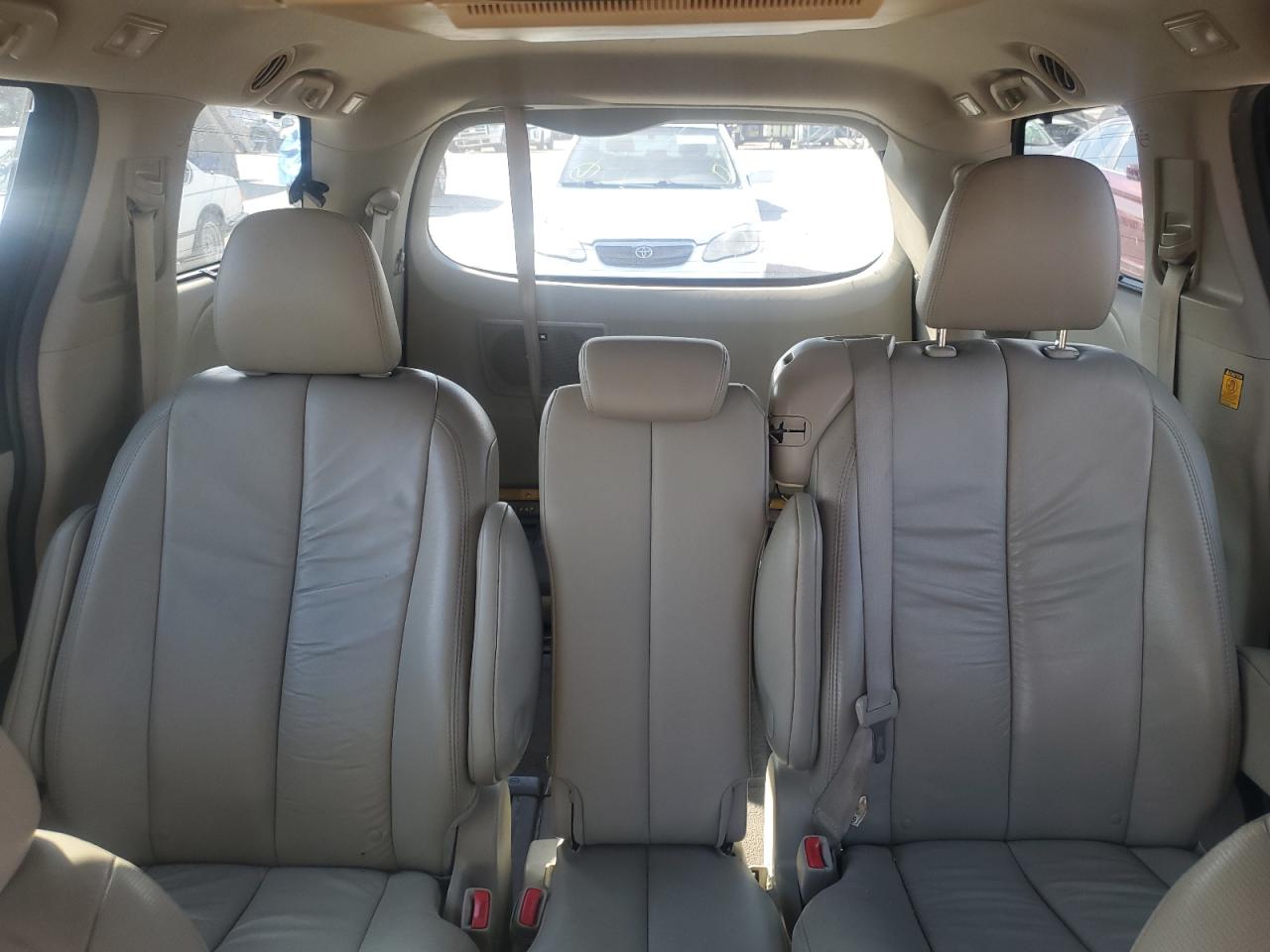 2011 Toyota Sienna VIN 5TDYK3DC8BS041253 Copart auction photo, rear end damage thumbnail 10