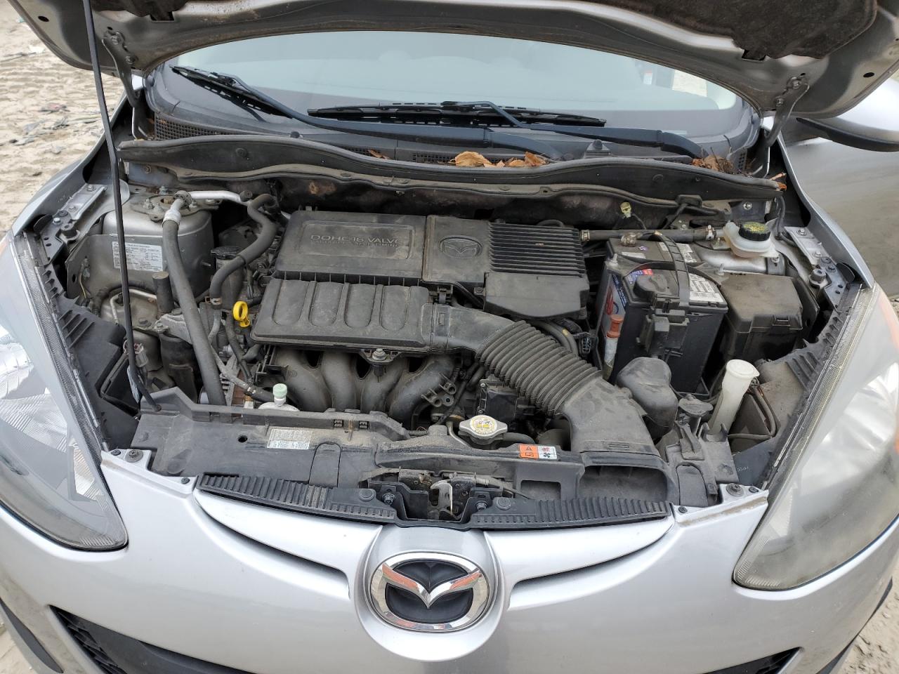 2011 Mazda 2 VIN JM1DE1HZ6B0130251 Copart auction photo, rear end / minor dent/scratches damage thumbnail 13