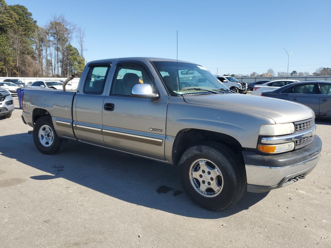 2001 Chevrolet Silverado VIN 2GCEK19V011296454 Copart auction photo, frame damage / side damage thumbnail 4