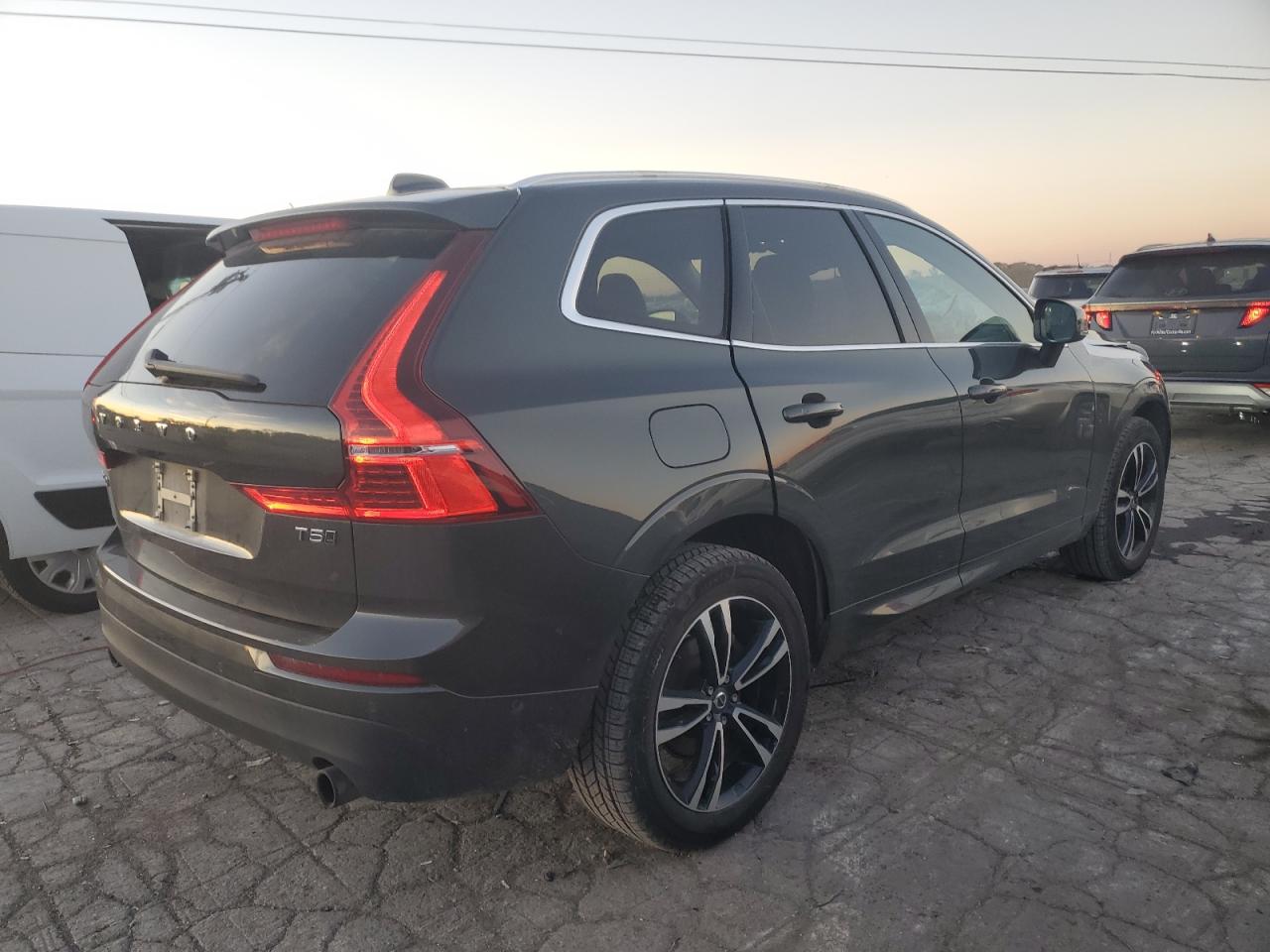 2018 Volvo XC60 VIN YV4102RK9J1018266 Copart auction photo, front end damage thumbnail 3
