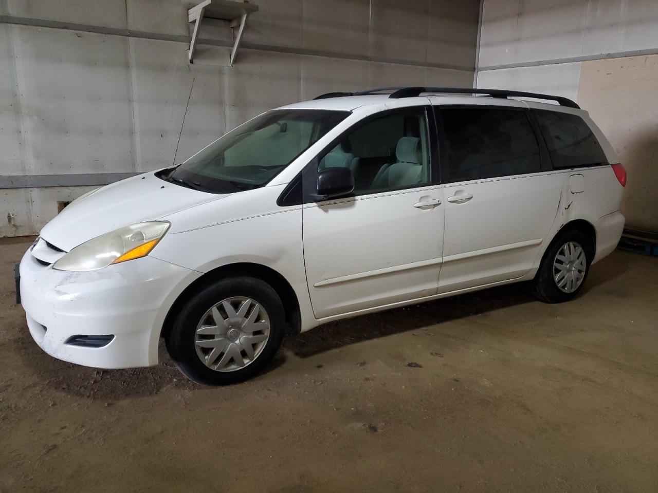 2008 Toyota Sienna VIN 5TDZK23C18S120188