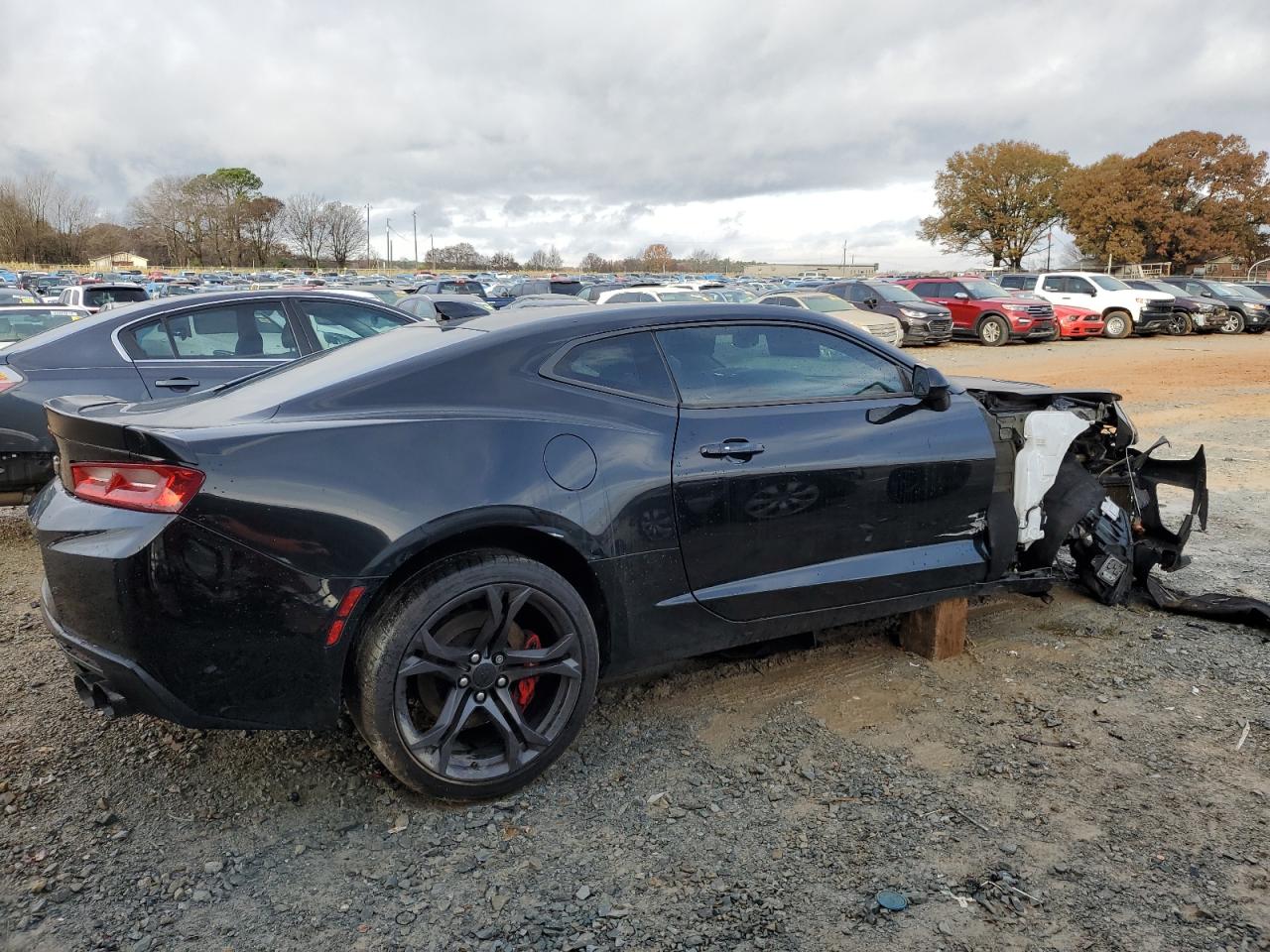 2018 Chevrolet Camaro VIN 1G1FE1R70J0116925 Copart auction photo, front end / side damage thumbnail 3