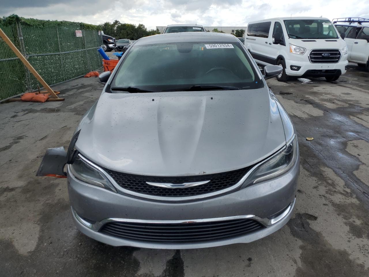 2015 Chrysler 200 VIN 1C3CCCAB8FN587246 Copart auction photo, front end / minor dent/scratches damage thumbnail 5