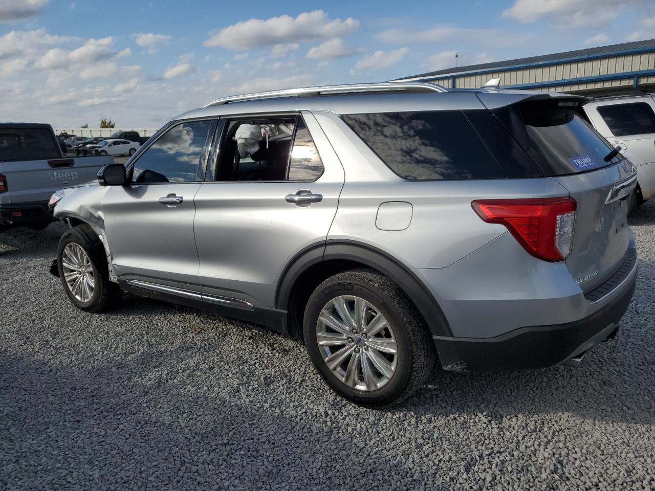 2020 Ford Explorer VIN 1FMSK8FH5LGC12639 Copart auction photo, front end / minor dent/scratches damage thumbnail 2