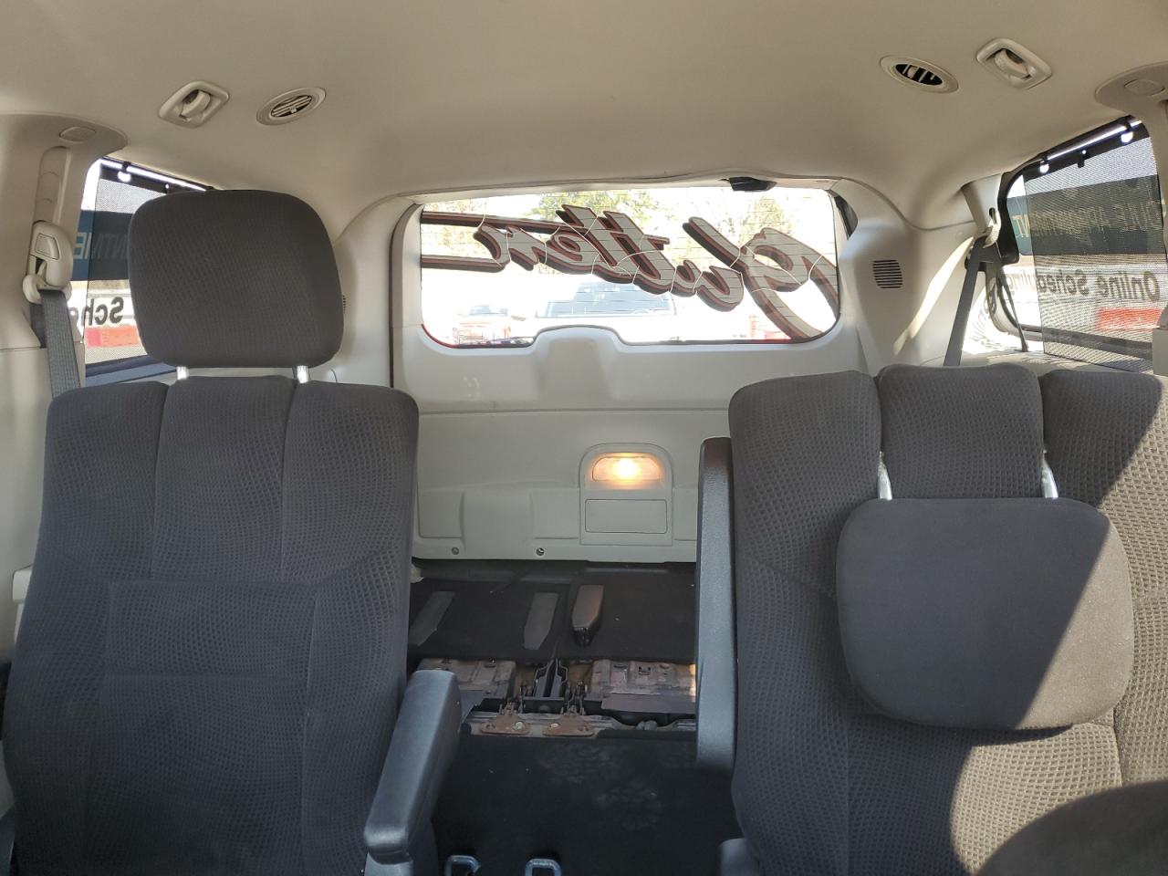 2013 Dodge Caravan VIN 2C4RDGCG2DR538062 Copart auction photo, rear end / minor dent/scratches damage thumbnail 10