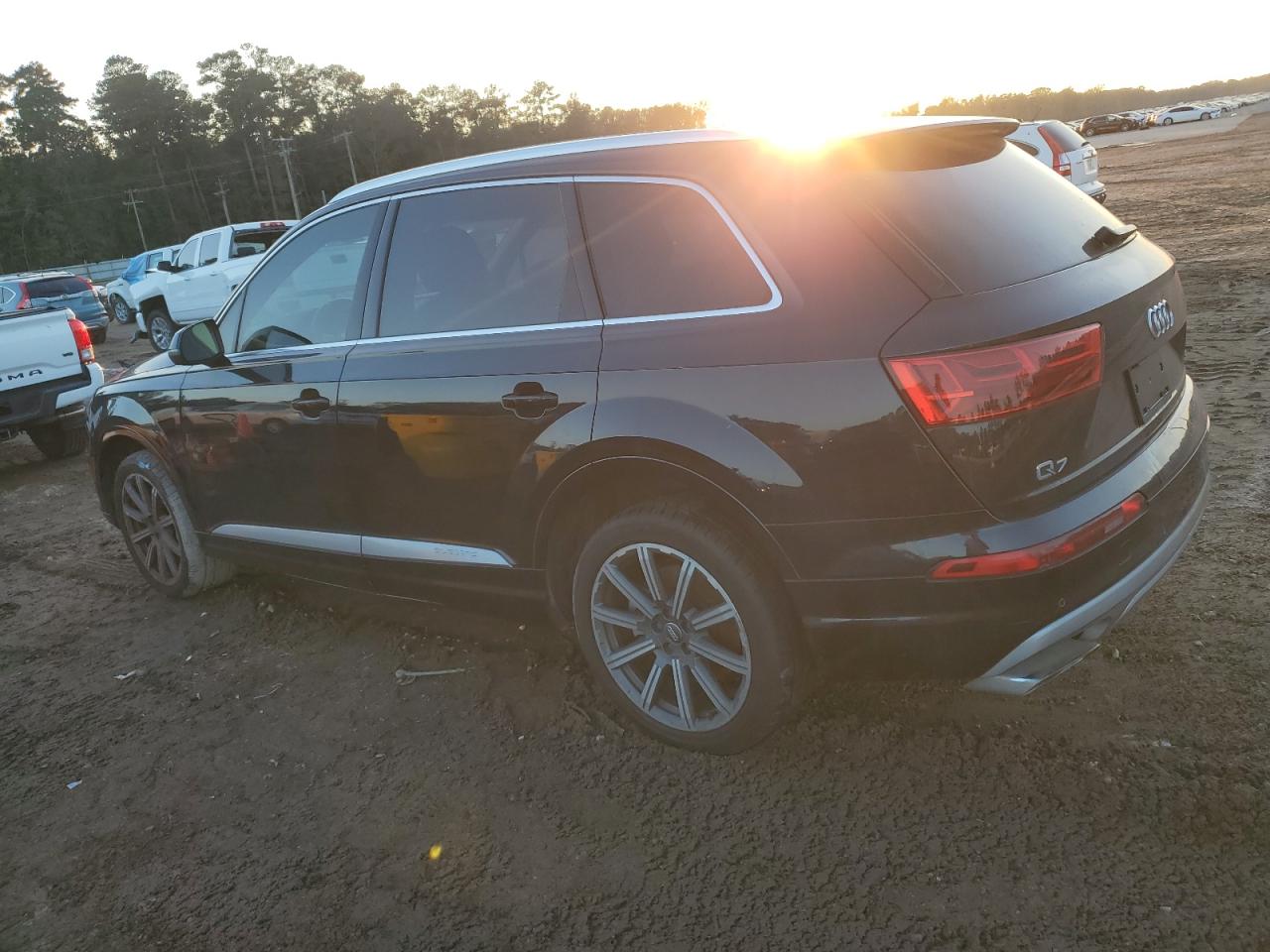 2017 Audi Q7 VIN WA1LAAF72HD018759 Copart auction photo, mechanical / minor dent/scratches damage thumbnail 2