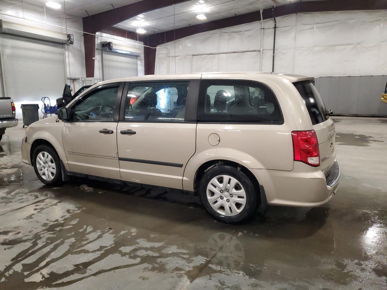 2015 Dodge Caravan VIN 2C4RDGBG0FR530305 Copart auction photo, front end / rear end damage thumbnail 2