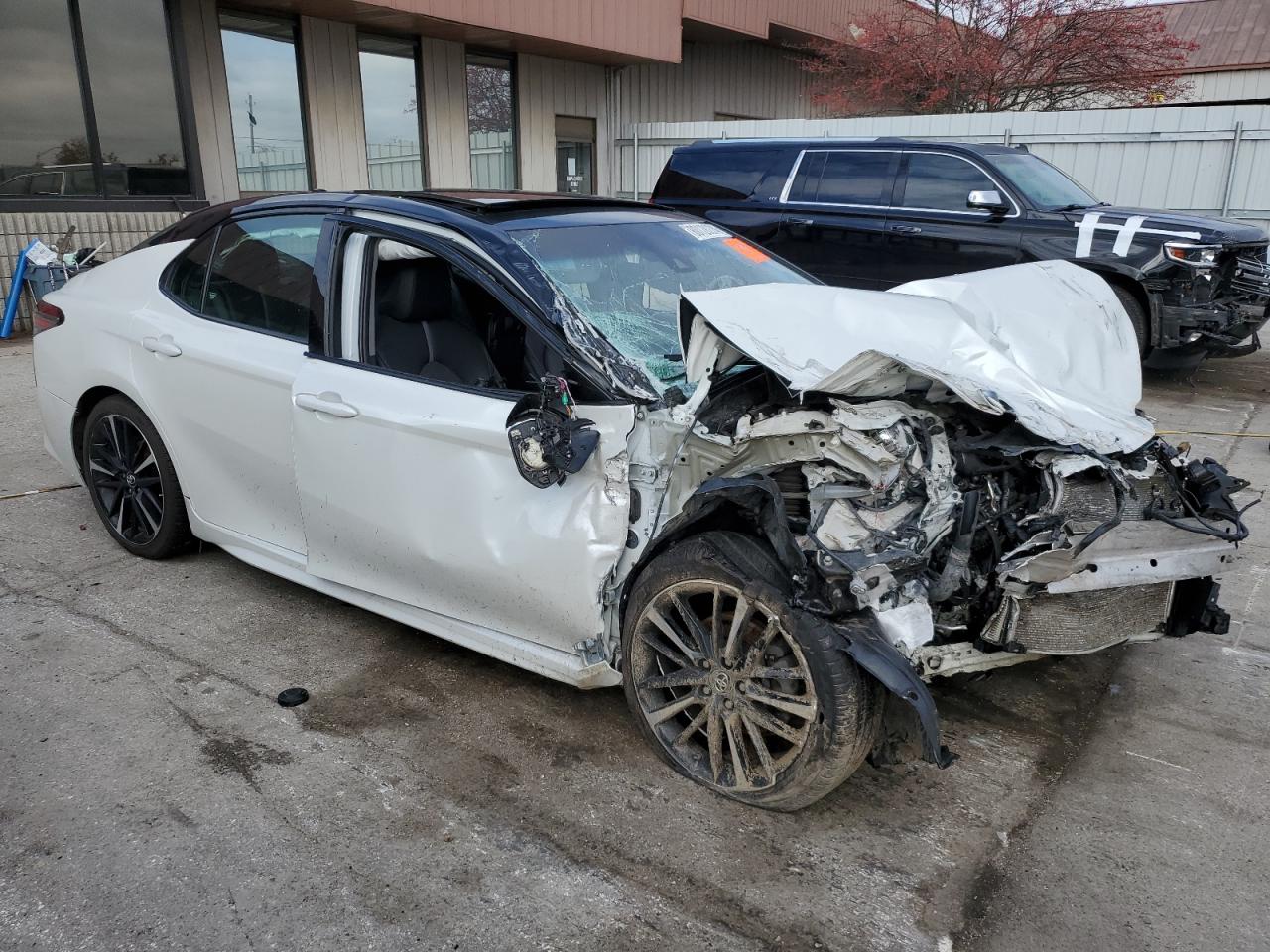 2018 Toyota Camry VIN 4T1BZ1HK4JU007730 Copart auction photo, front end / side damage thumbnail 4