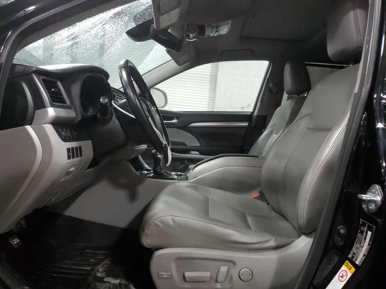 2017 Toyota Highlander VIN 5TDJZRFH6HS460526 Copart auction photo, front end damage thumbnail 7
