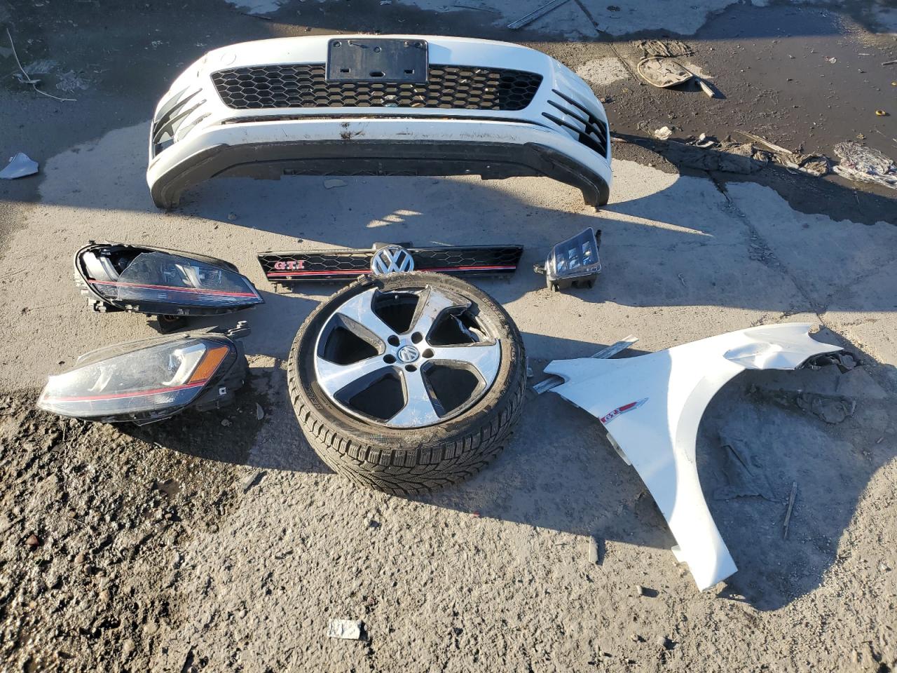 2016 Volkswagen GTI VIN 3VW447AU4GM051599 Copart auction photo, front end / side damage thumbnail 12