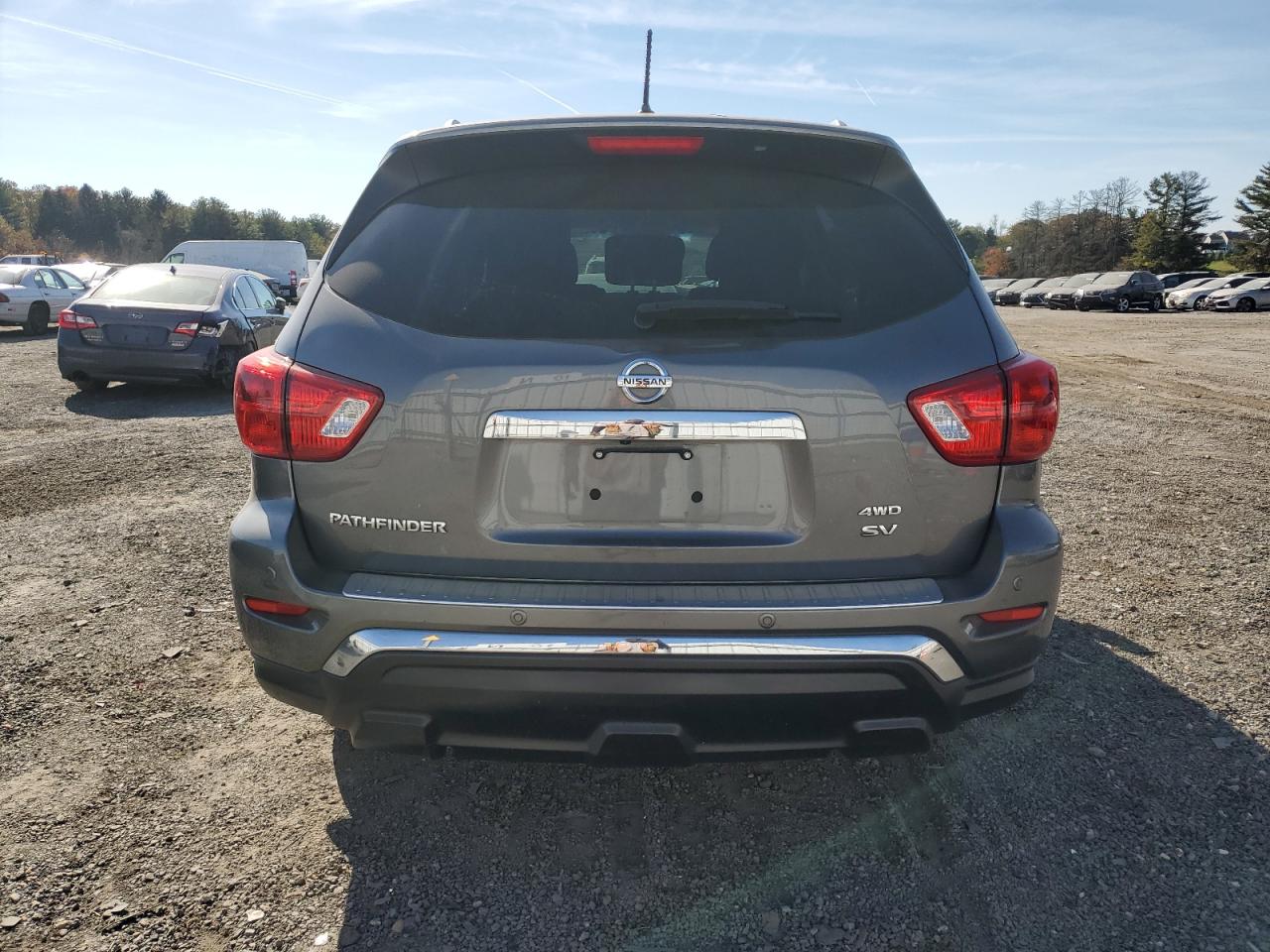 2017 Nissan Pathfinder VIN 5N1DR2MM9HC696346 Copart auction photo, front end / minor dent/scratches damage thumbnail 6