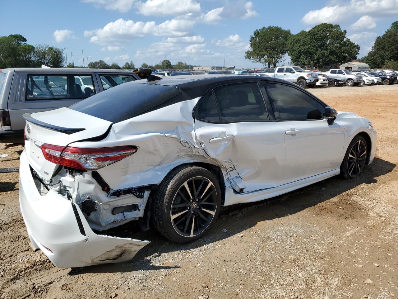 2019 Toyota Camry VIN 4T1BZ1HK3KU033009 Copart auction photo, side / rear end damage thumbnail 3