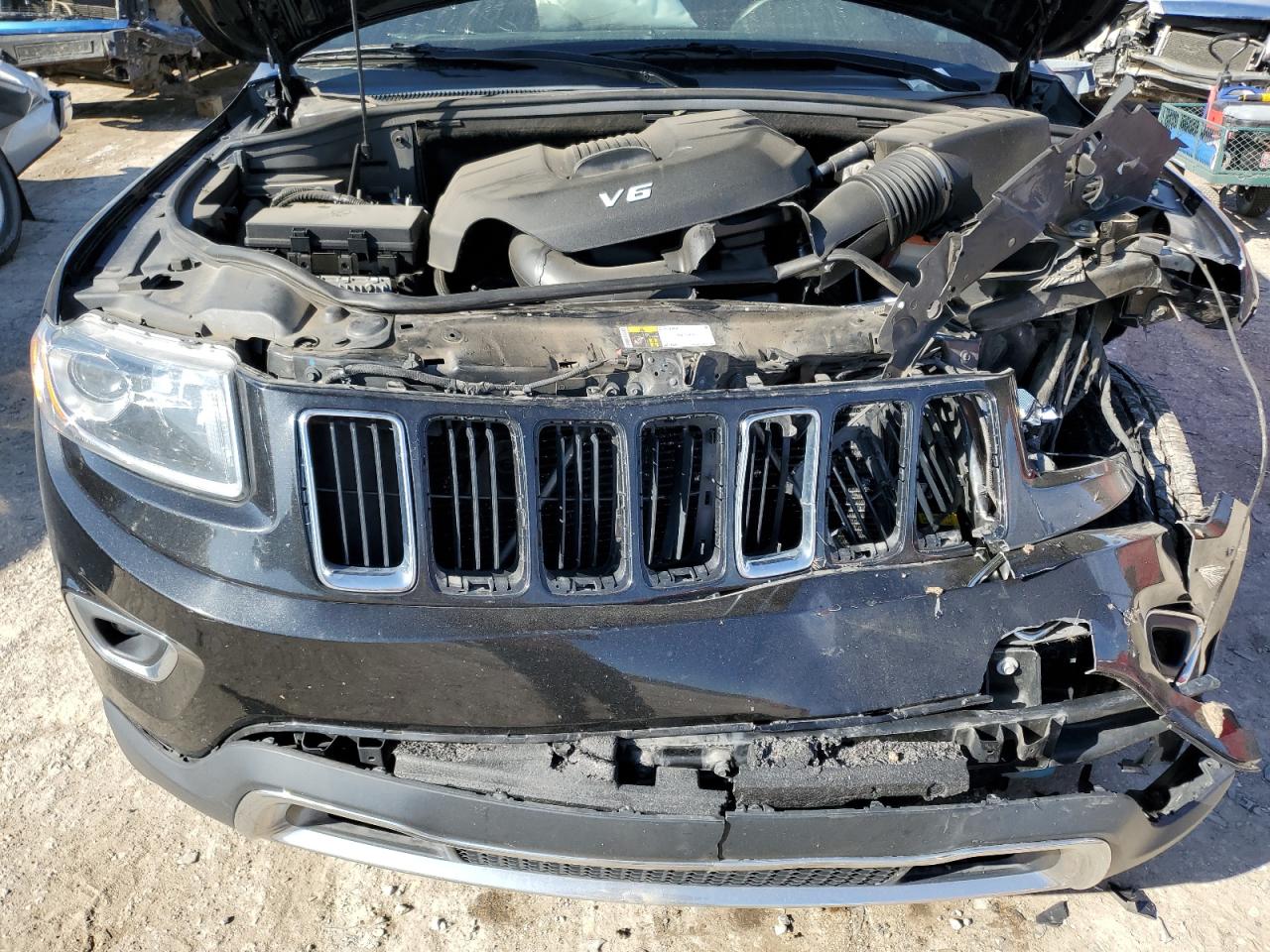 2015 Jeep Grand Cherokee VIN 1C4RJFBG3FC211539 Copart auction photo, front end / minor dent/scratches damage thumbnail 13