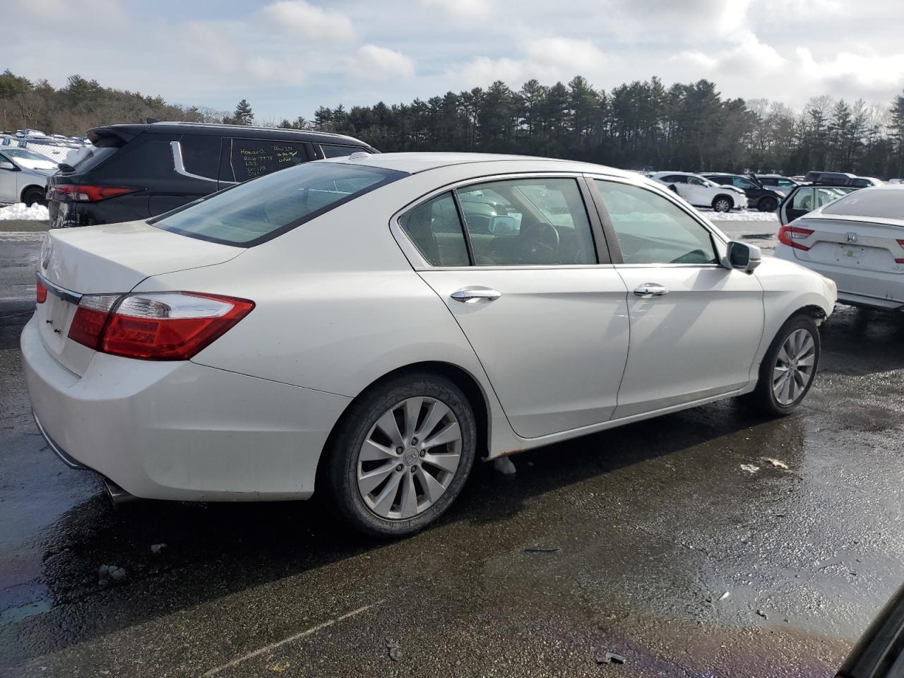 2013 Honda Accord VIN 1HGCR2F86DA278348 Copart auction photo, front end / minor dent/scratches damage thumbnail 3