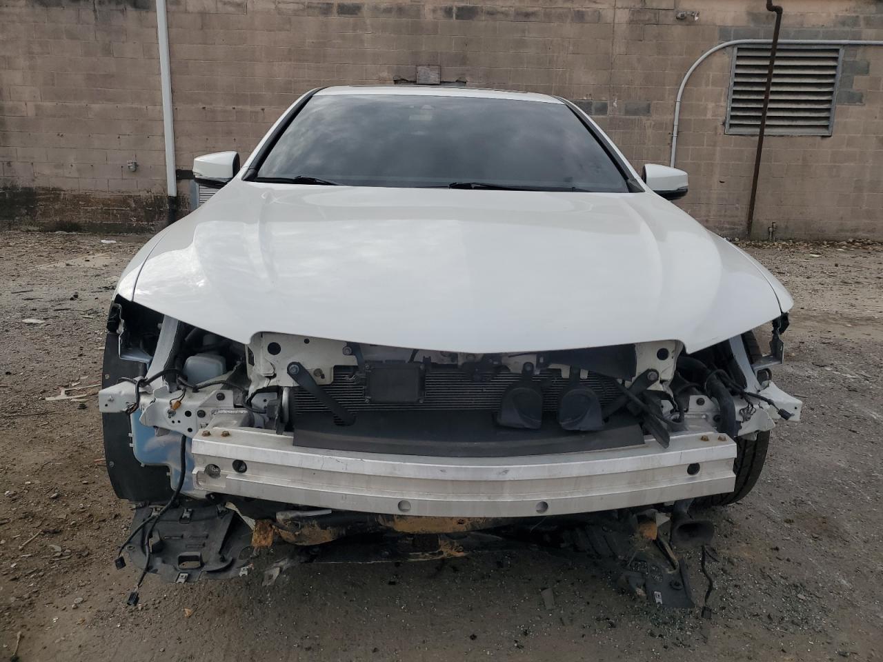 2017 Acura TLX VIN 19UUB2F7XHA000851 Copart auction photo, front end / minor dent/scratches damage thumbnail 5