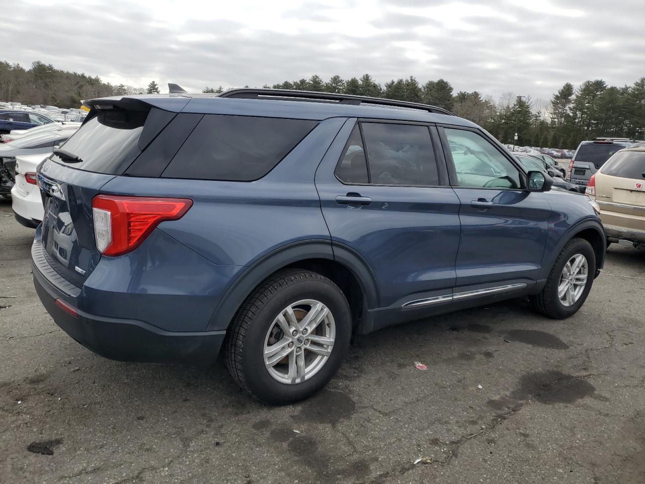 2021 Ford Explorer VIN 1FMSK8DH8MGB56393 Copart auction photo, front end / side damage thumbnail 3