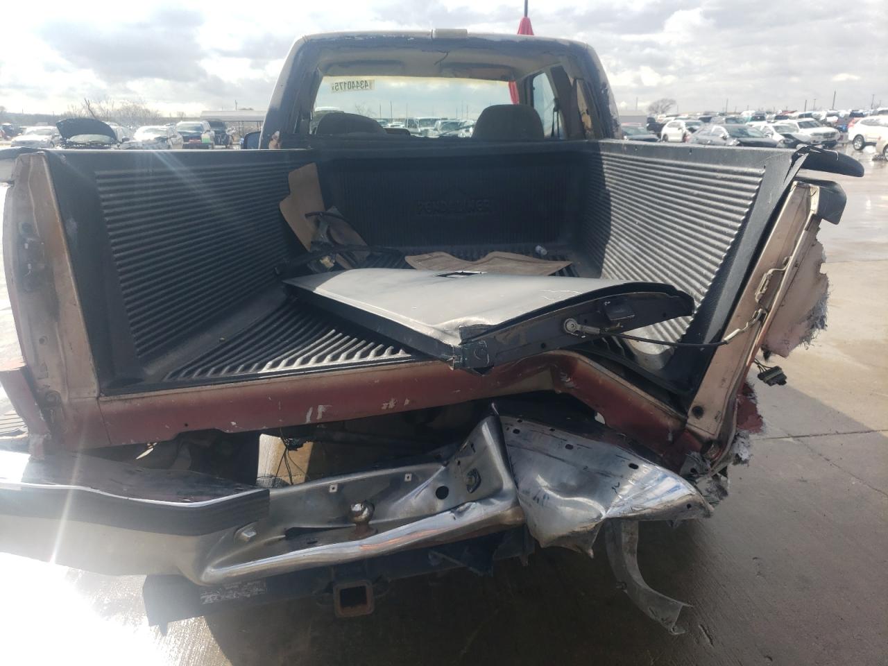 1992 Chevrolet GMT-400 VIN 2GCEC19ZXN1208418 Copart auction photo, rear end damage thumbnail 6