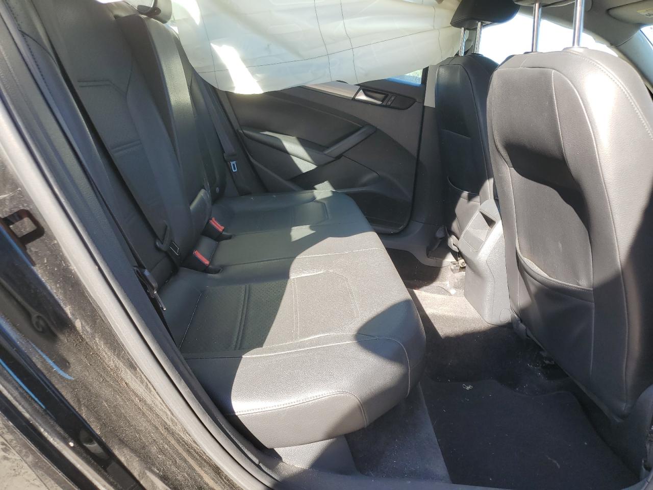 2015 Volkswagen Passat VIN 1VWAT7A33FC070027 Copart auction photo, front end damage thumbnail 10