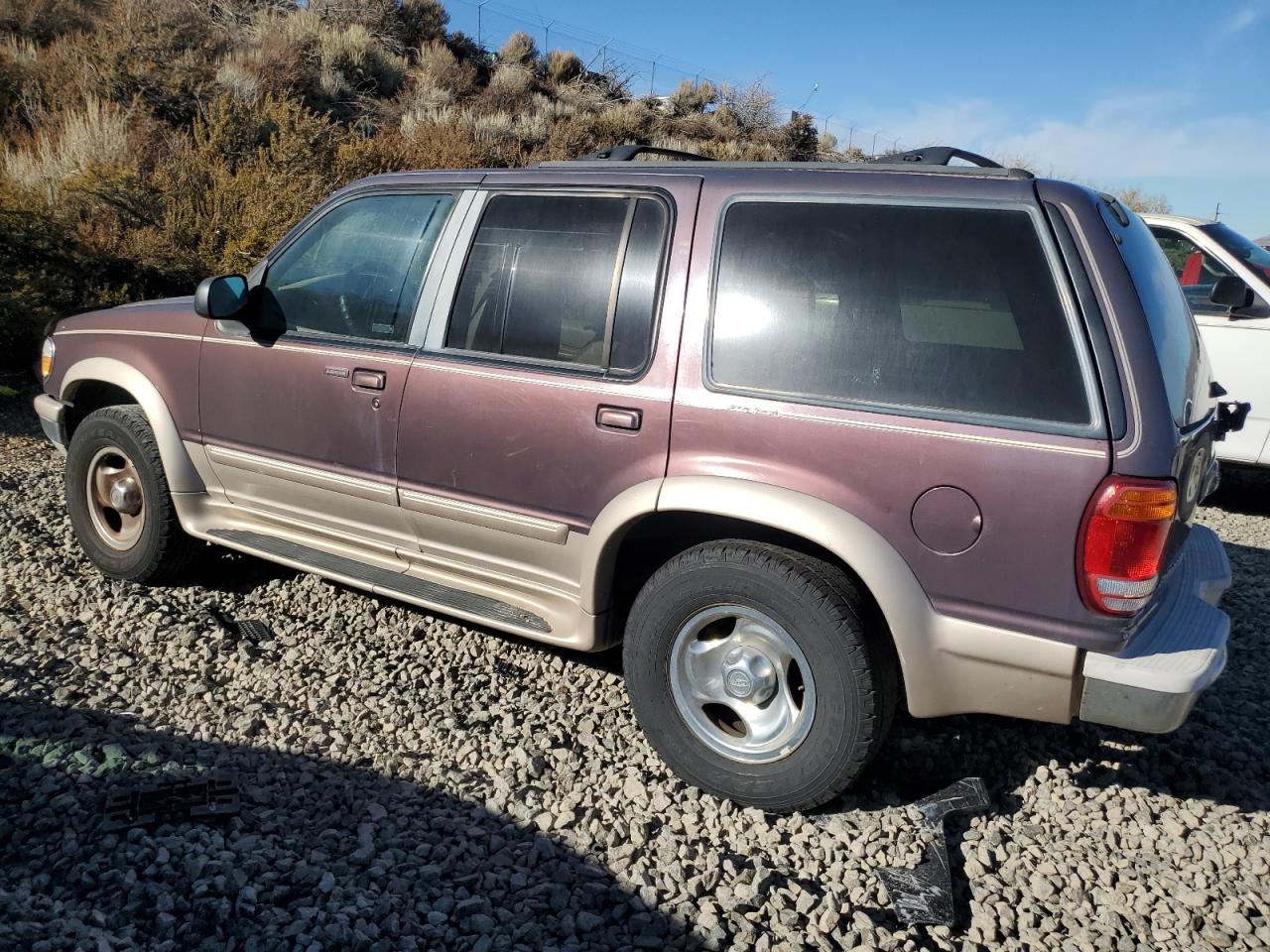 1998 Ford Explorer VIN 1FMZU32E4WZA47070 Copart auction photo, minor dent/scratches damage thumbnail 2