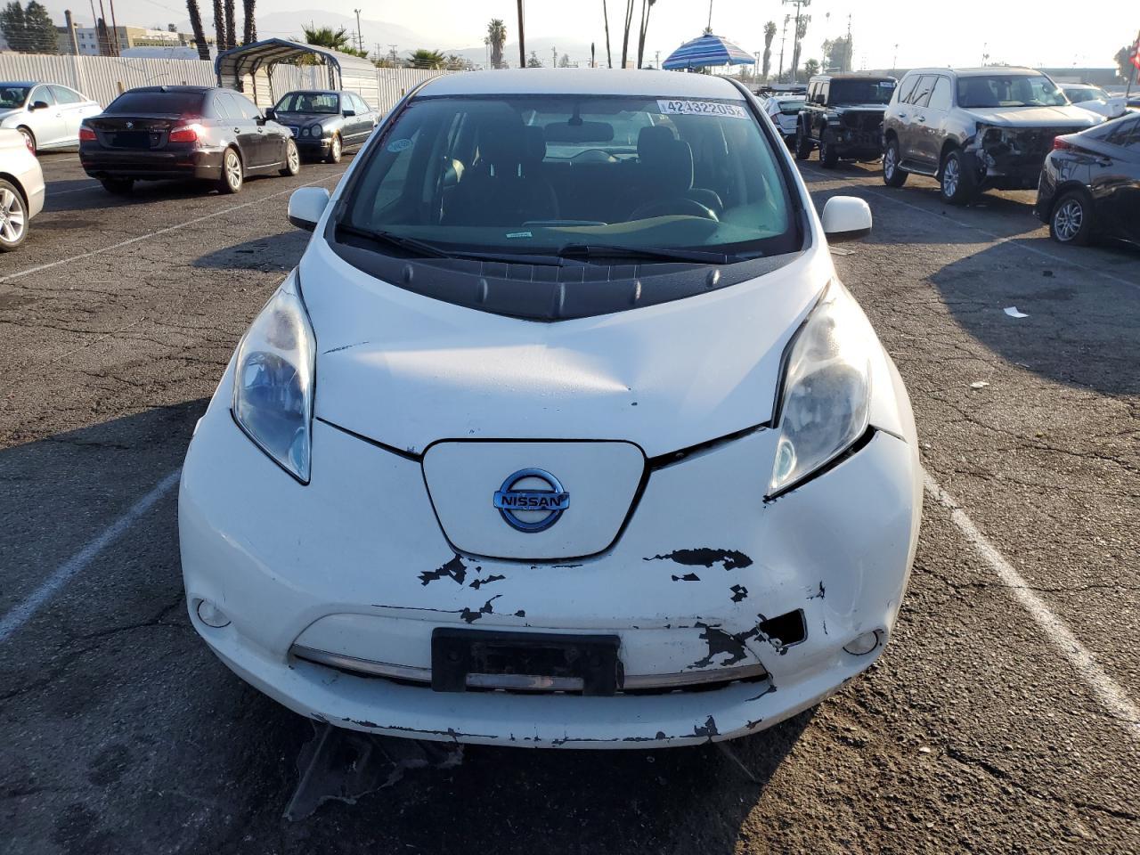 2013 Nissan Leaf VIN 1N4AZ0CP8DC411448 Copart auction photo, front end / minor dent/scratches damage thumbnail 5