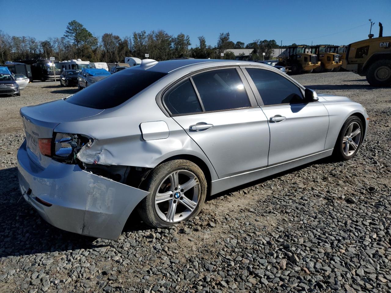 2013 BMW 3er VIN WBA3A5G54DNP21226 Copart auction photo, rear end damage thumbnail 3